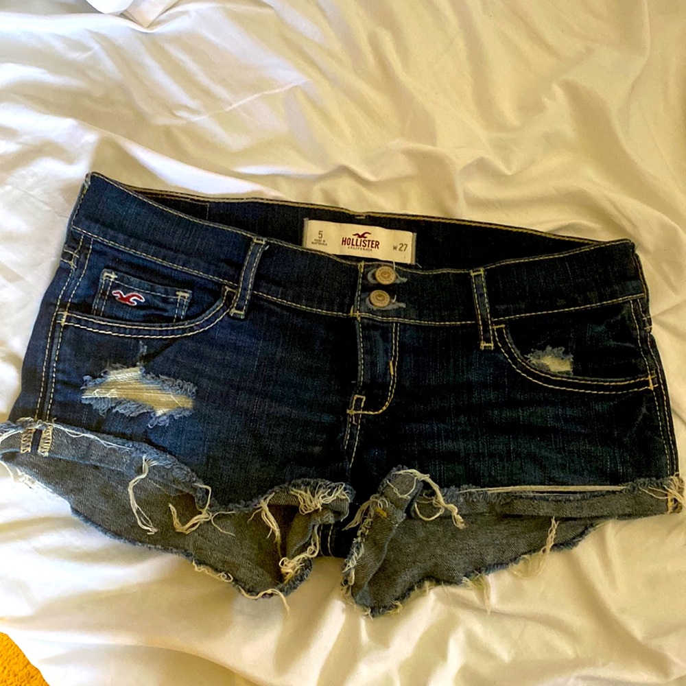 Hollister sz5 waist 27 highly distressed short shorts like new